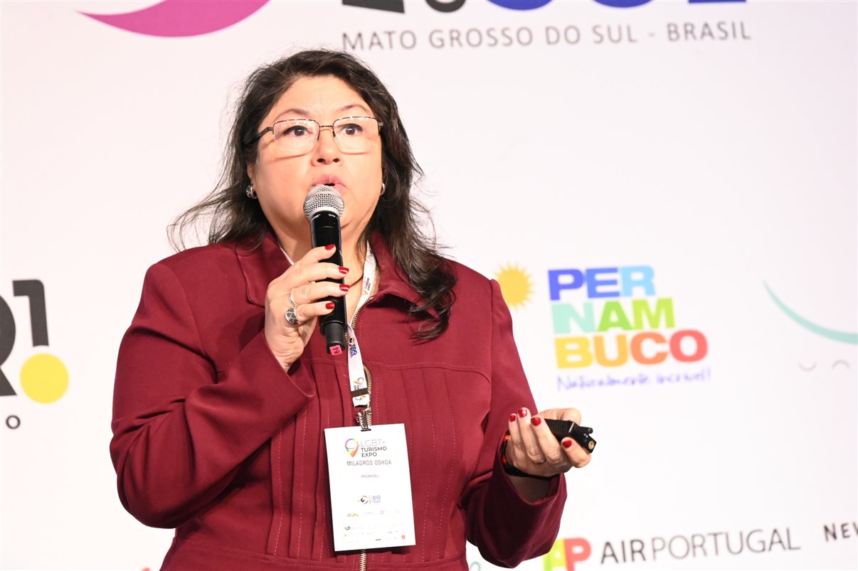 Danielly Aguiar, da Empetur, e Alex Bernardes, da LGBT+ Turismo Expo