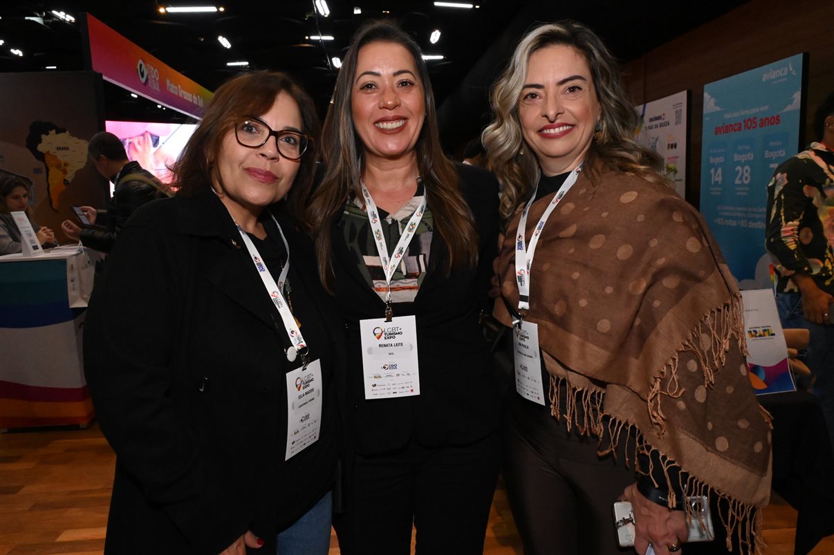 Danielly Aguiar, da Empetur, e Alex Bernardes, da LGBT+ Turismo Expo