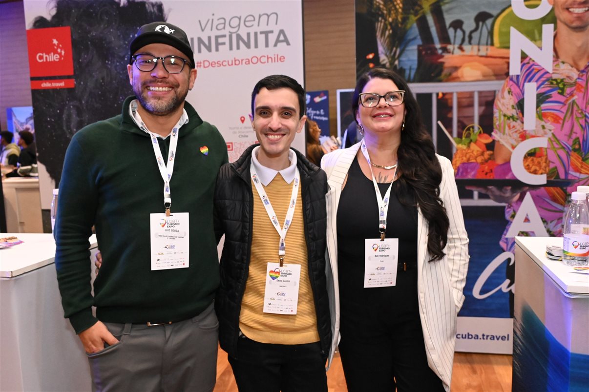 Danielly Aguiar, da Empetur, e Alex Bernardes, da LGBT+ Turismo Expo