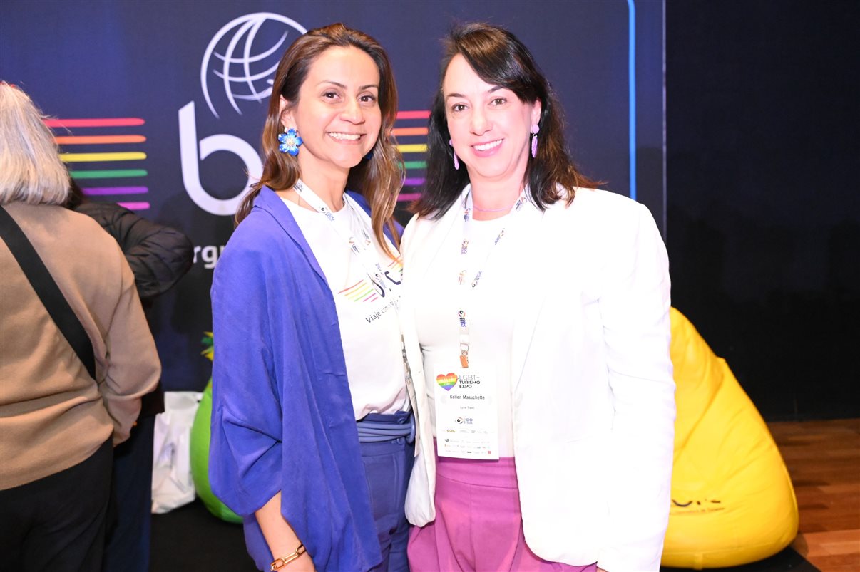 Dinah Policarpo, do Experience Kissimmee, Leonardo Fortes, da United Parks & Resorts, com Juliana Palomari e Flavia Perin, da Imaginadora