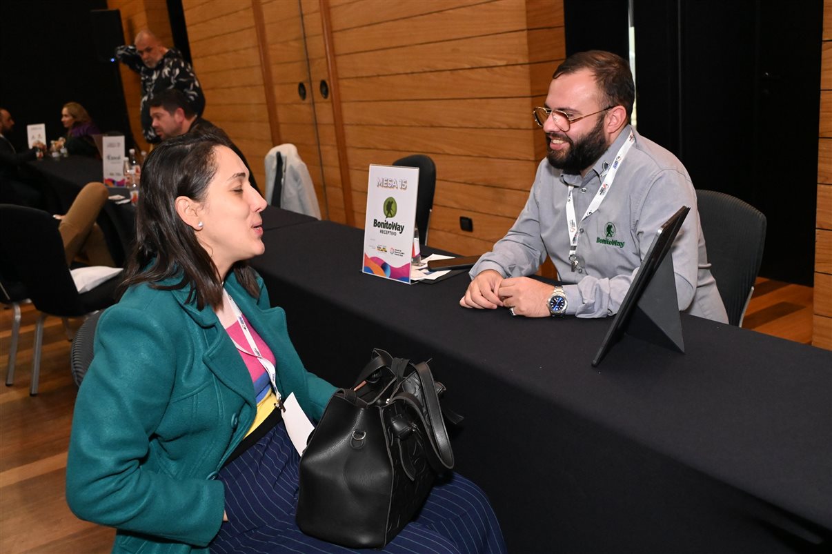 Dinah Policarpo, do Experience Kissimmee, Leonardo Fortes, da United Parks & Resorts, com Juliana Palomari e Flavia Perin, da Imaginadora
