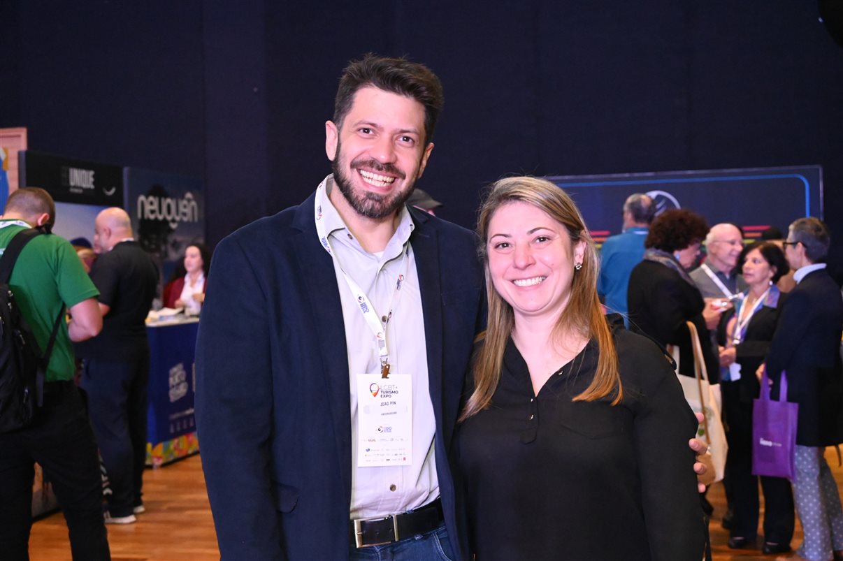Dinah Policarpo, do Experience Kissimmee, Leonardo Fortes, da United Parks & Resorts, com Juliana Palomari e Flavia Perin, da Imaginadora