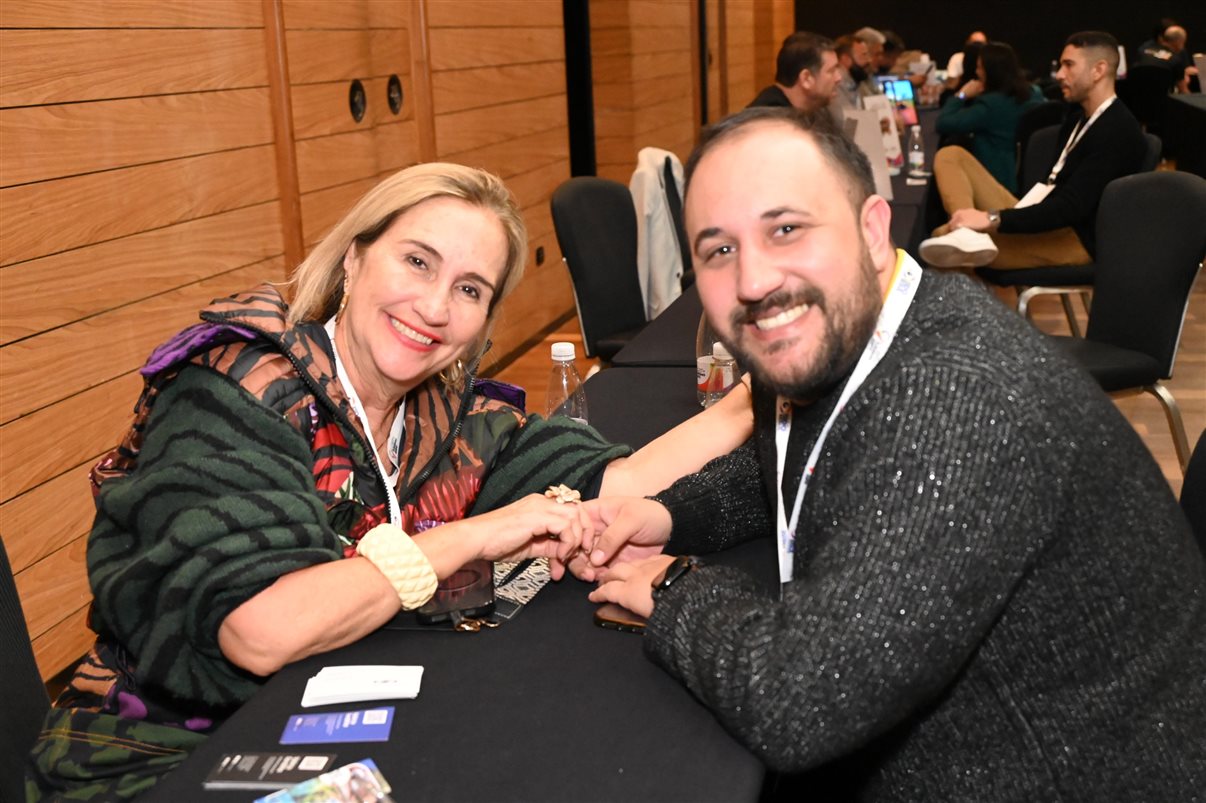 Dinah Policarpo, do Experience Kissimmee, Leonardo Fortes, da United Parks & Resorts, com Juliana Palomari e Flavia Perin, da Imaginadora