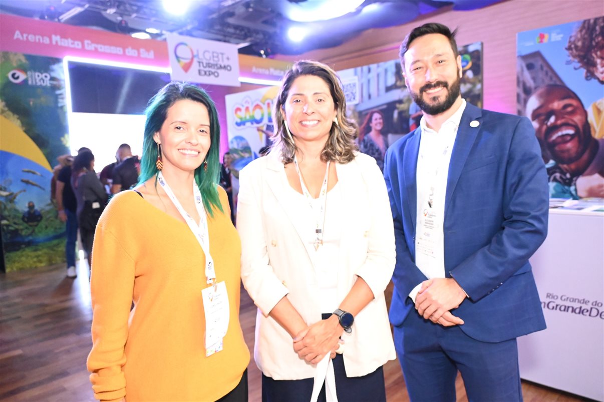 Dinah Policarpo, do Experience Kissimmee, Leonardo Fortes, da United Parks & Resorts, com Juliana Palomari e Flavia Perin, da Imaginadora