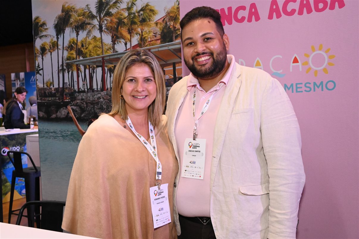 Dinah Policarpo, do Experience Kissimmee, Leonardo Fortes, da United Parks & Resorts, com Juliana Palomari e Flavia Perin, da Imaginadora