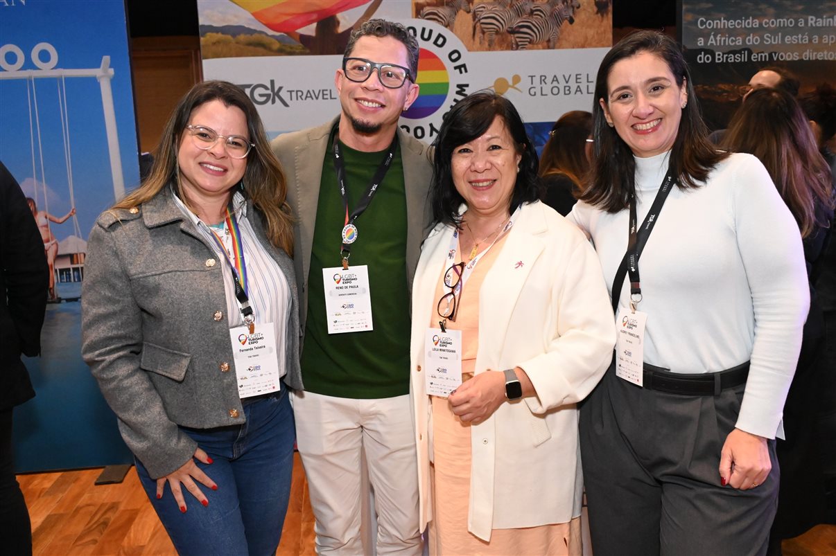 Dinah Policarpo, do Experience Kissimmee, Leonardo Fortes, da United Parks & Resorts, com Juliana Palomari e Flavia Perin, da Imaginadora