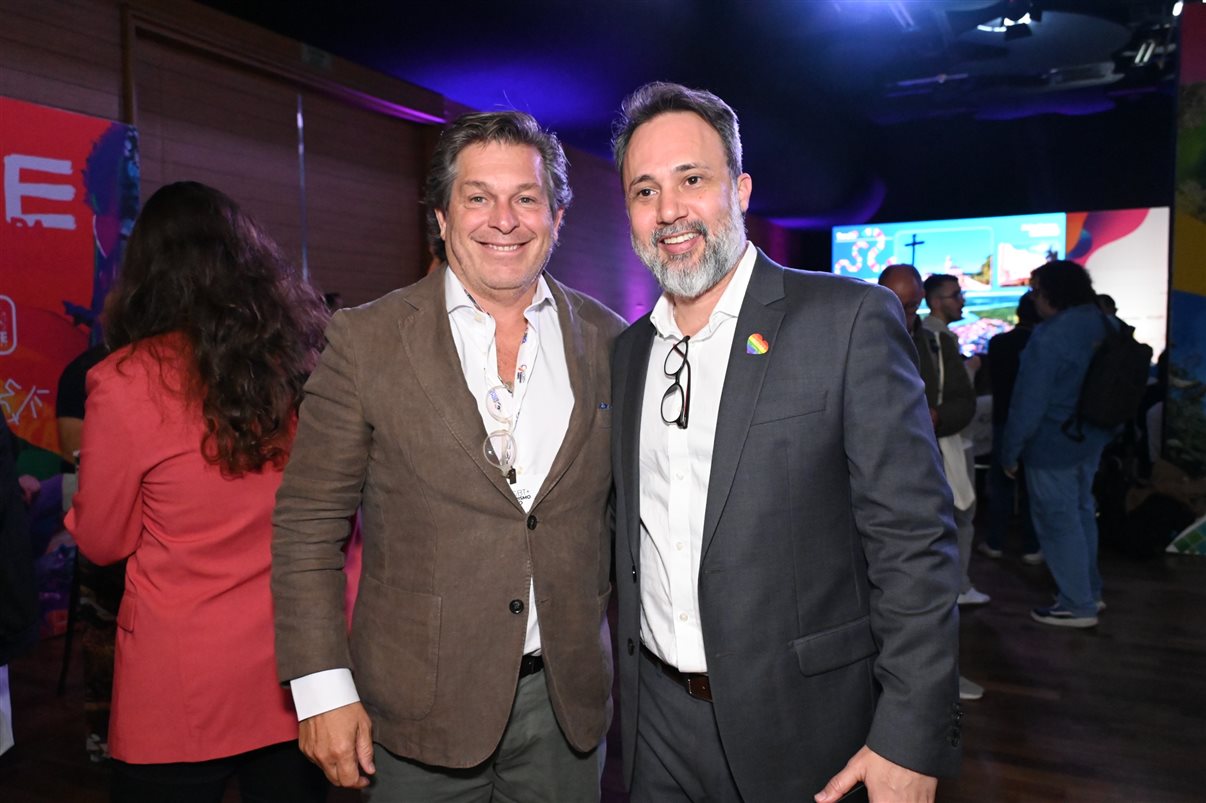 Dinah Policarpo, do Experience Kissimmee, Leonardo Fortes, da United Parks & Resorts, com Juliana Palomari e Flavia Perin, da Imaginadora
