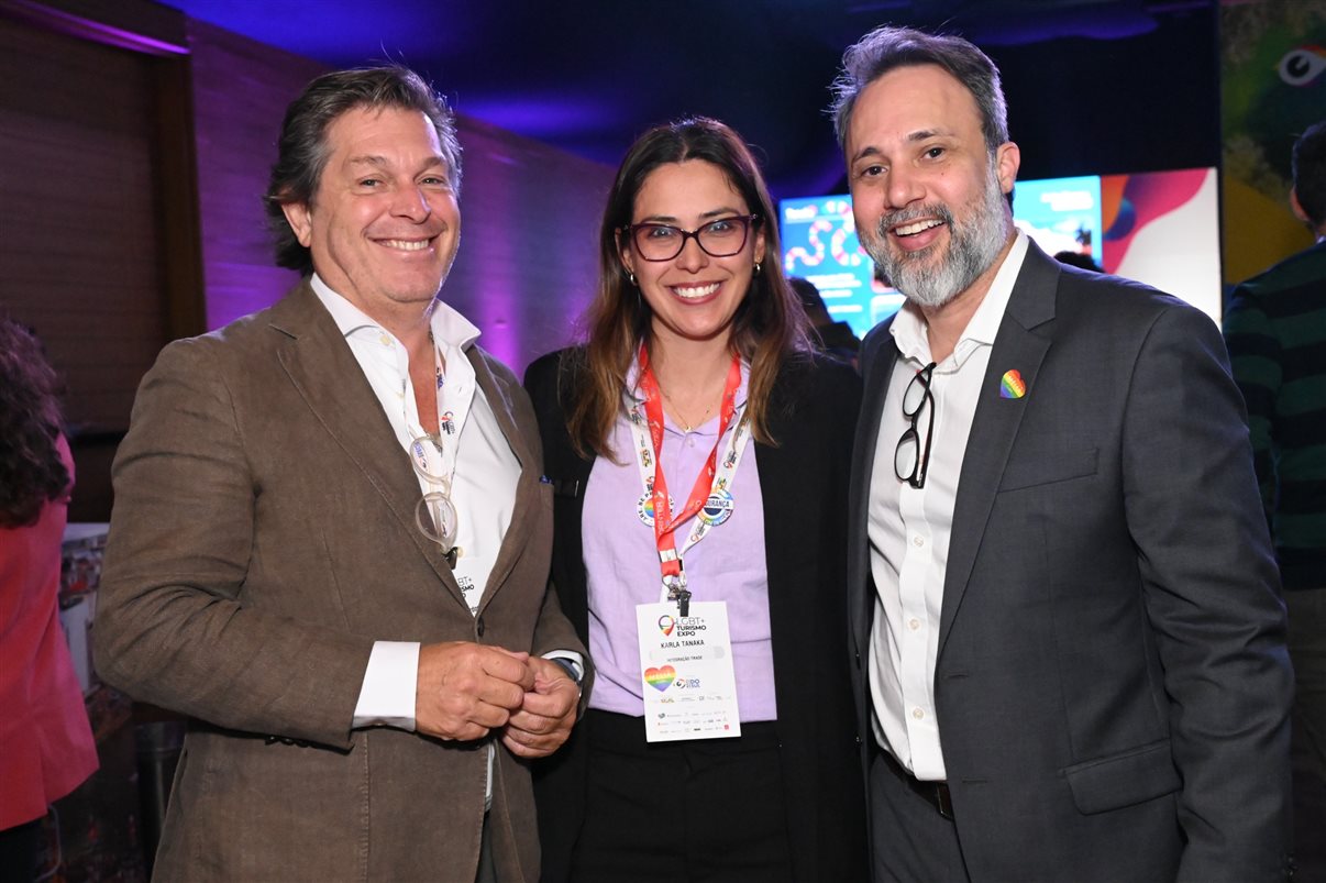 Dinah Policarpo, do Experience Kissimmee, Leonardo Fortes, da United Parks & Resorts, com Juliana Palomari e Flavia Perin, da Imaginadora