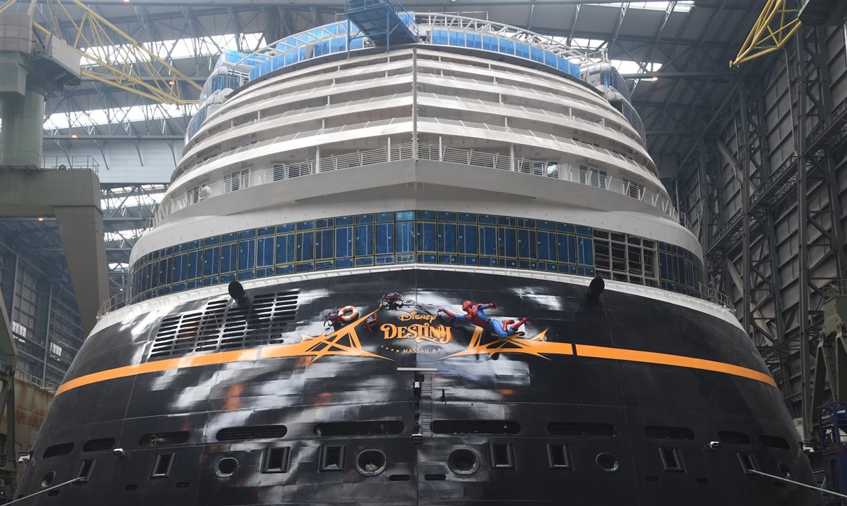 Quando os hóspedes chegarem ao porto do Disney Destiny em Fort Lauderdale, no final deste ano, o personagem na popa será o primeiro vislumbre do tema da embarcação