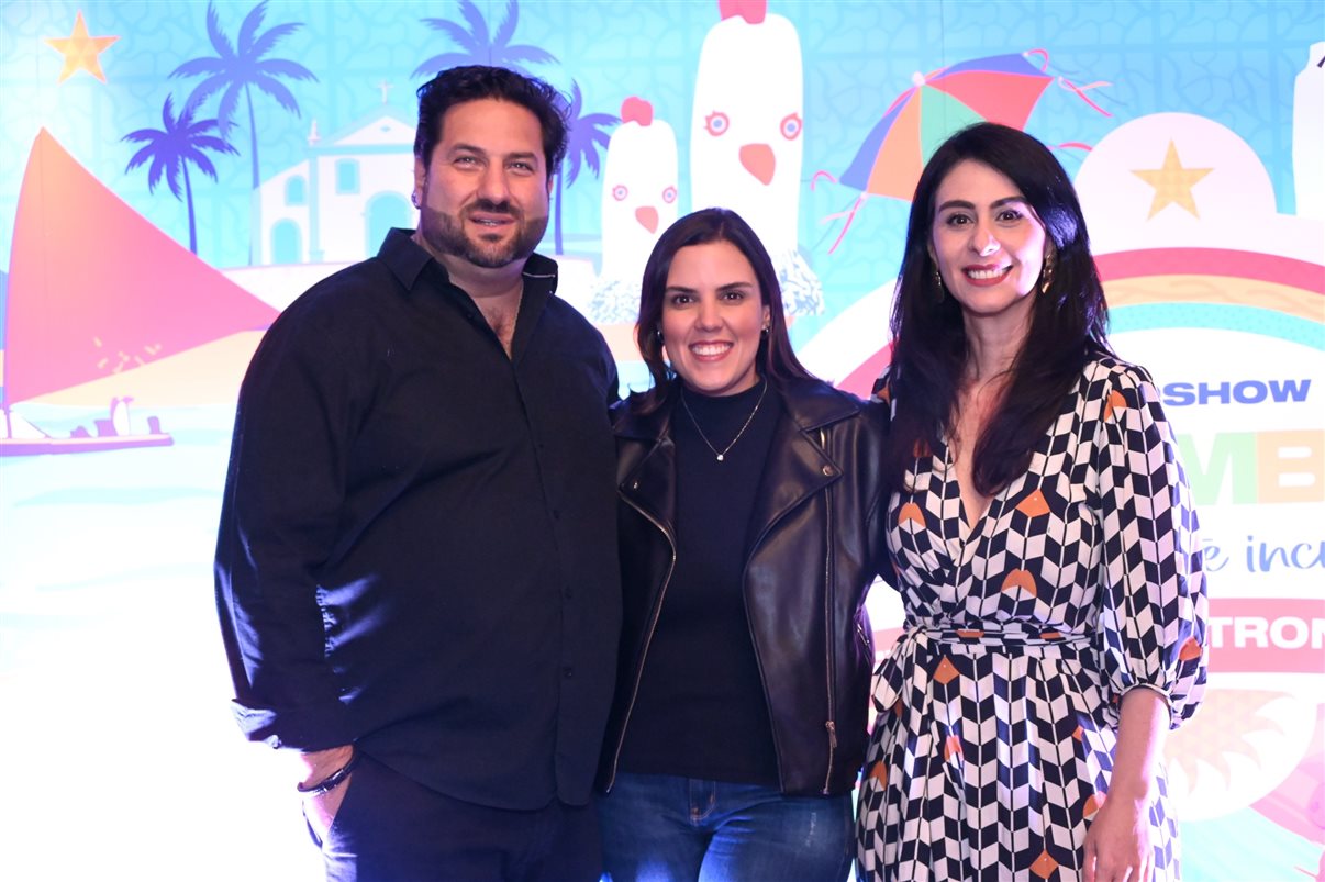Kaio Maniçoba, secretário de Turismo de Pernambuco, Jason Ward, da Azul, e Eduardo Loyo e Diogo Beltrão, da Empetur