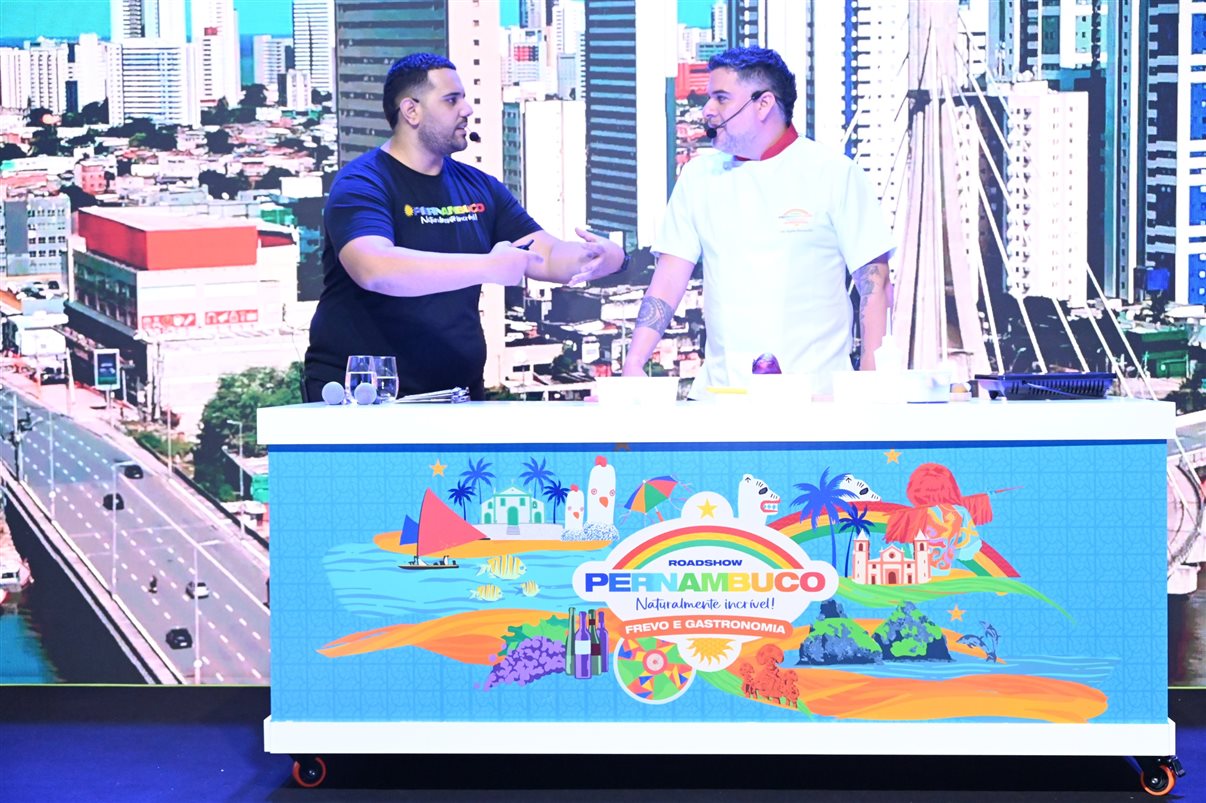 Kaio Maniçoba, secretário de Turismo de Pernambuco, Jason Ward, da Azul, e Eduardo Loyo e Diogo Beltrão, da Empetur