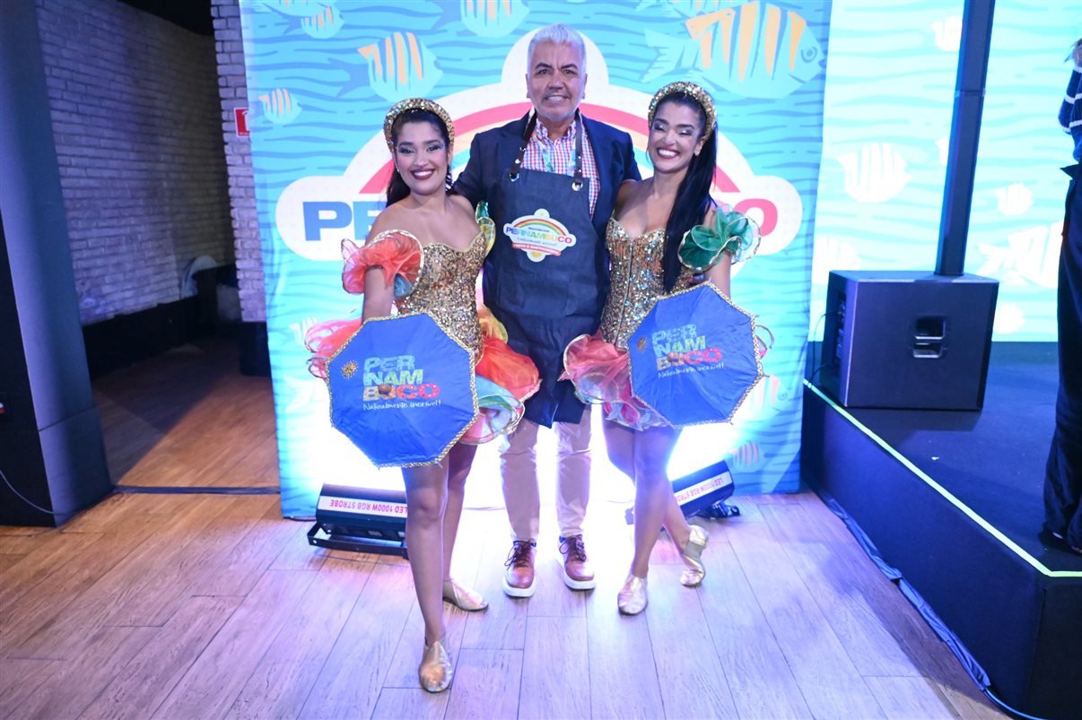 Kaio Maniçoba, secretário de Turismo de Pernambuco, Jason Ward, da Azul, e Eduardo Loyo e Diogo Beltrão, da Empetur