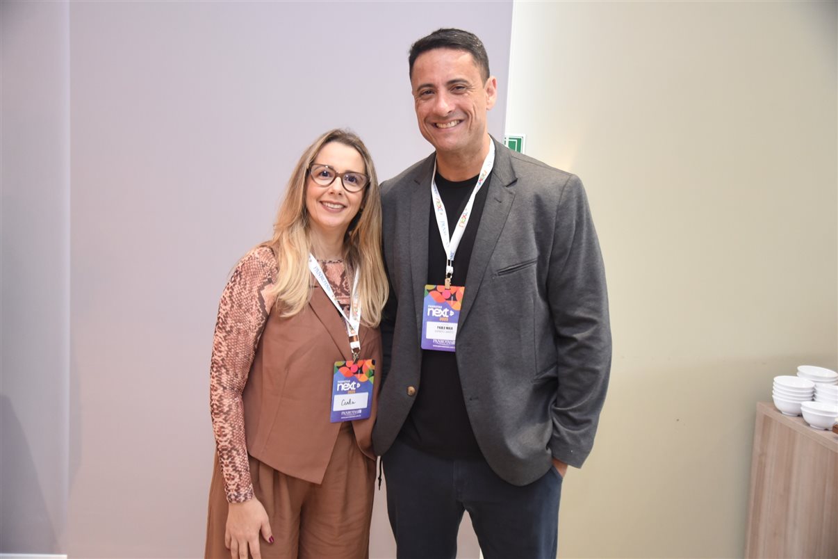 Carla Tardiane, do Sebrae-ES, e Paulo Maia, empresário que atua no ramo do Turismo no Espírito Santo