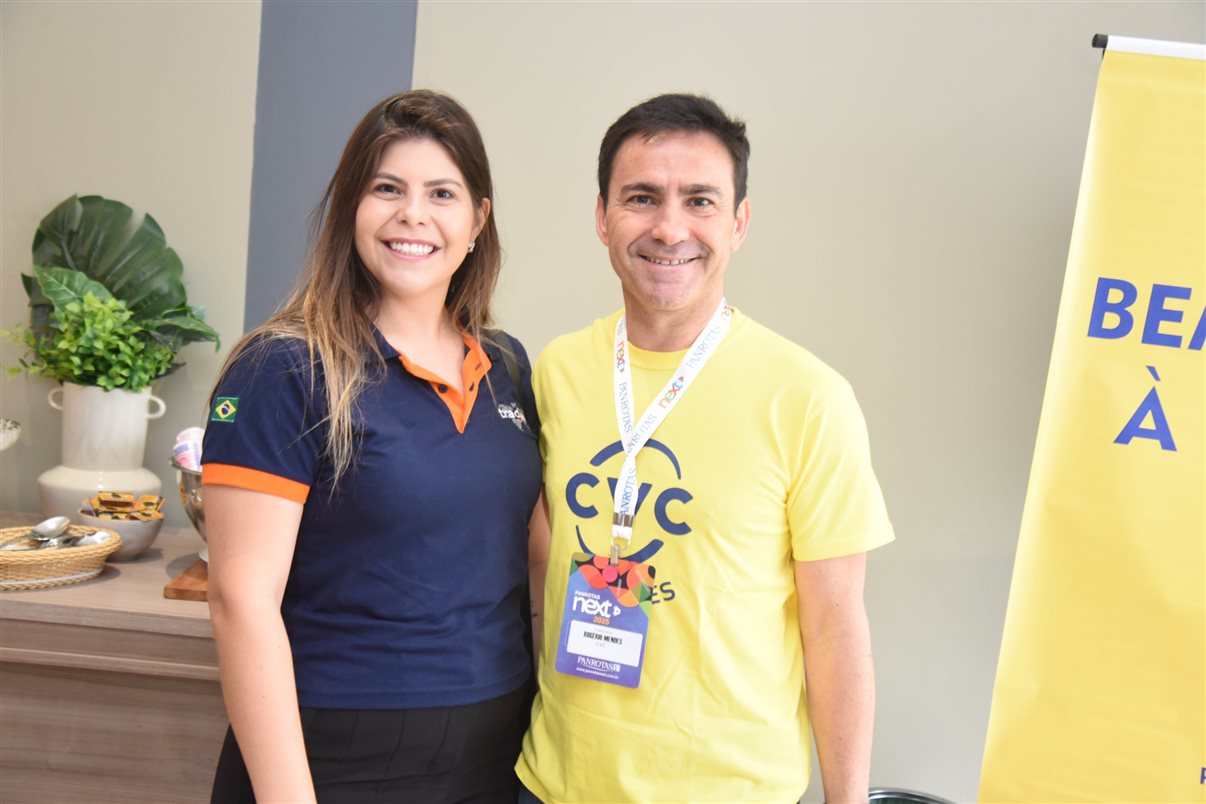 Carla Tardiane, do Sebrae-ES, e Paulo Maia, empresário que atua no ramo do Turismo no Espírito Santo