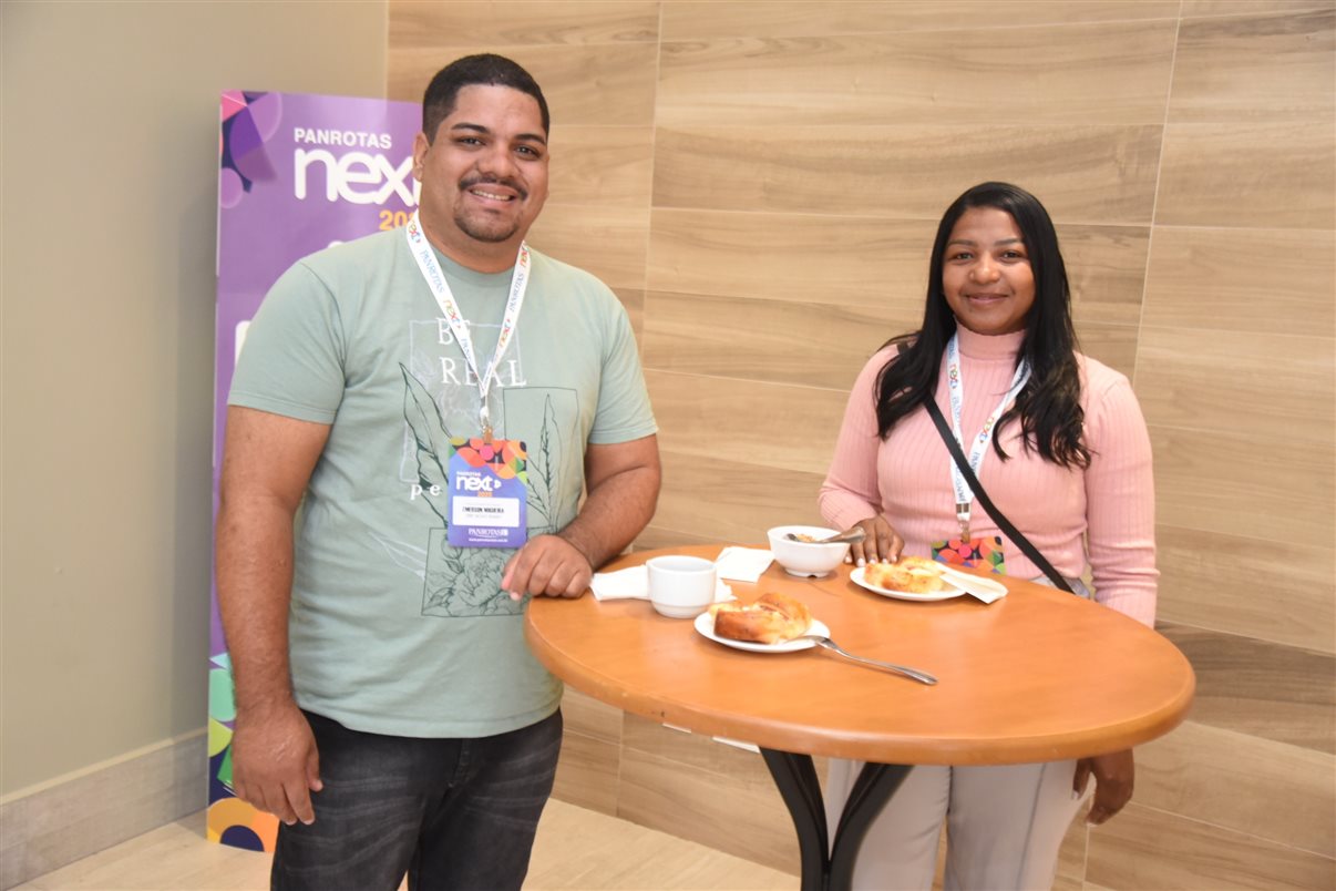 Carla Tardiane, do Sebrae-ES, e Paulo Maia, empresário que atua no ramo do Turismo no Espírito Santo