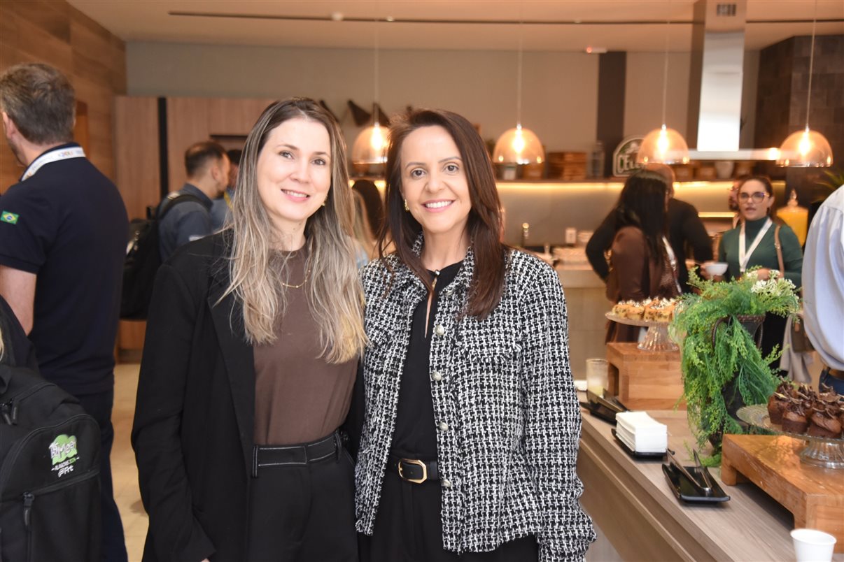 Carla Tardiane, do Sebrae-ES, e Paulo Maia, empresário que atua no ramo do Turismo no Espírito Santo