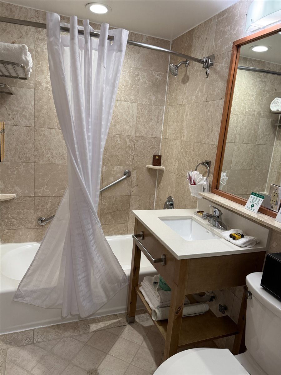 Piscina do Best Western Atlantic Beach Resort