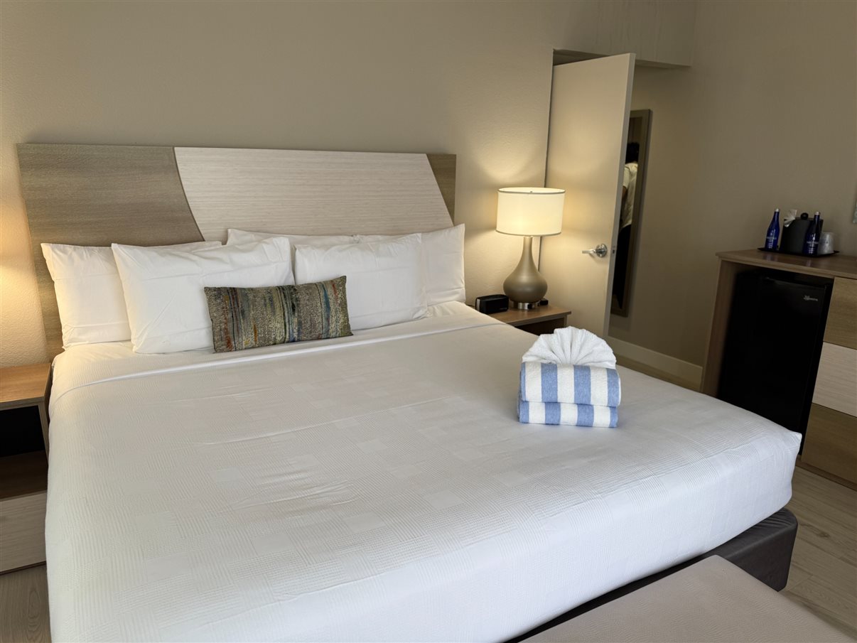 Piscina do Best Western Atlantic Beach Resort