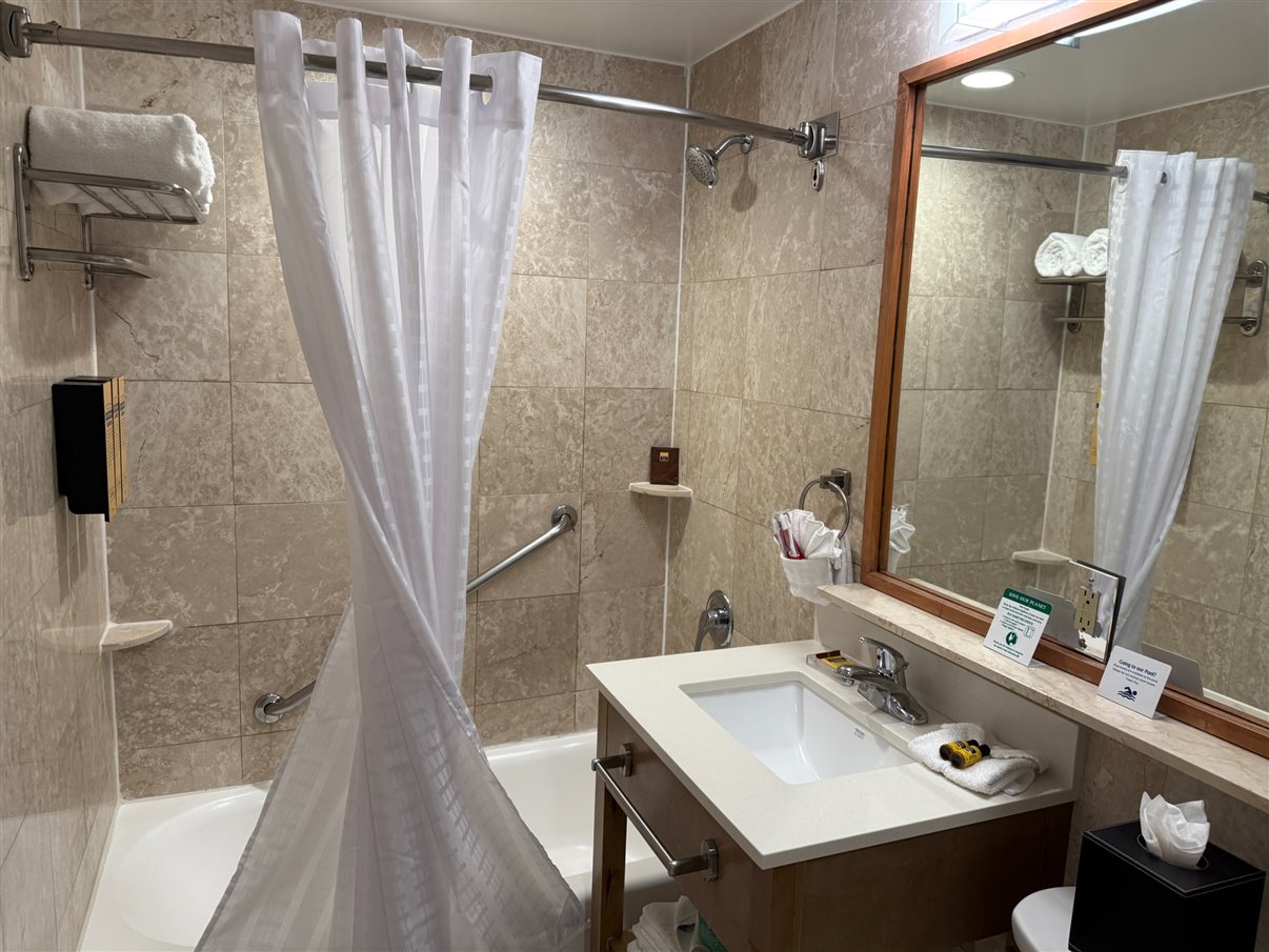 Piscina do Best Western Atlantic Beach Resort