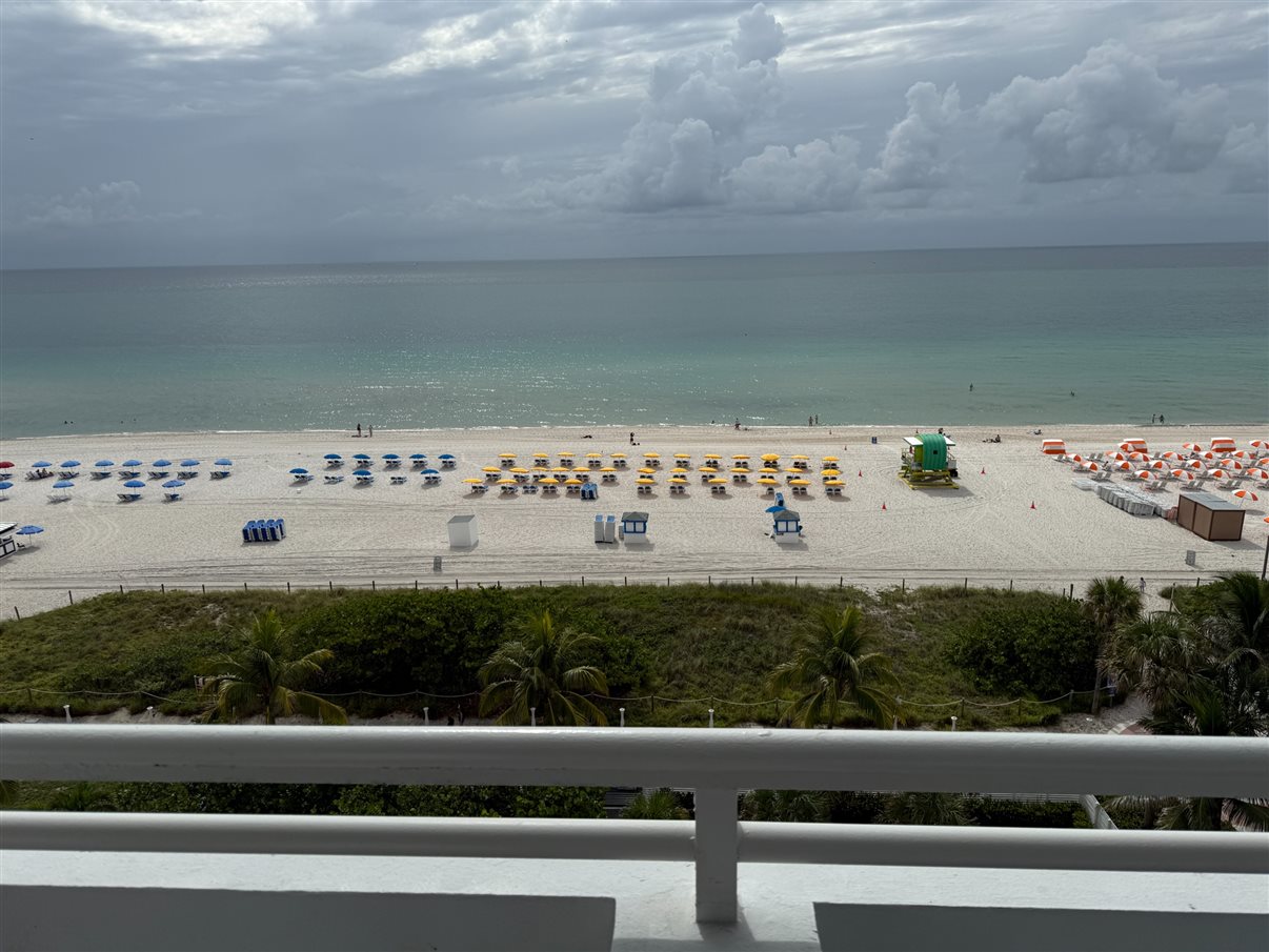 Piscina do Best Western Atlantic Beach Resort