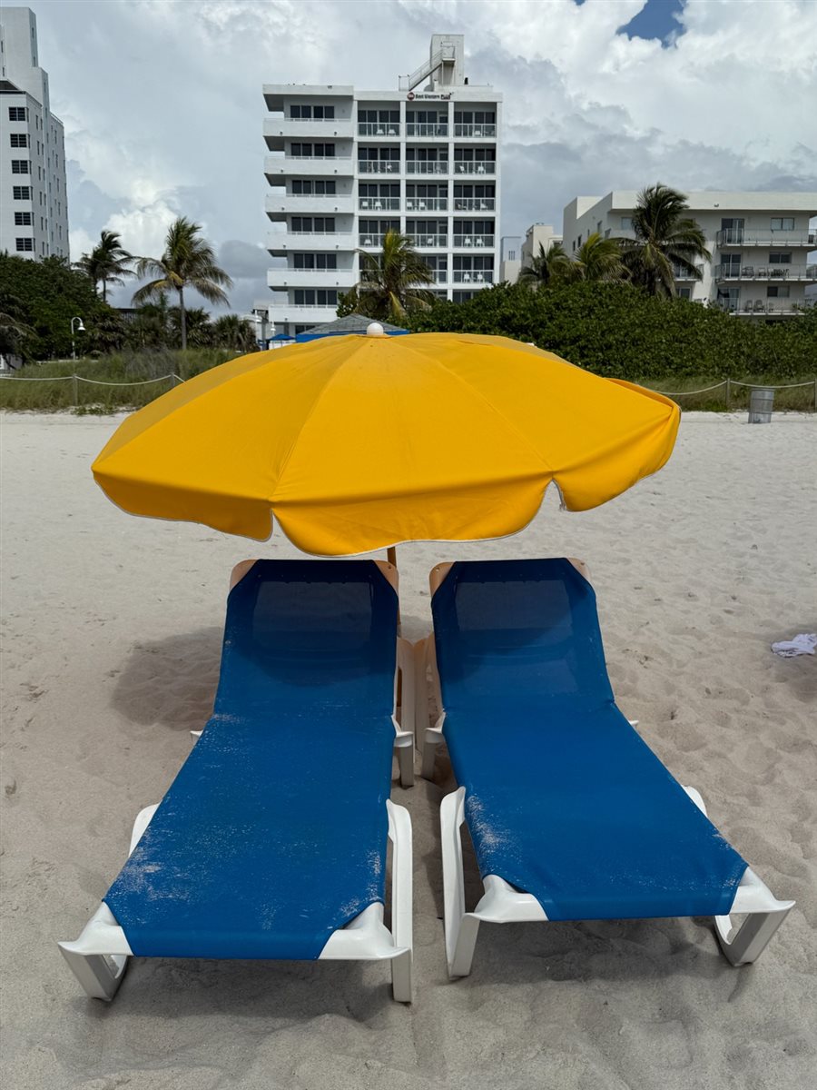 Piscina do Best Western Atlantic Beach Resort