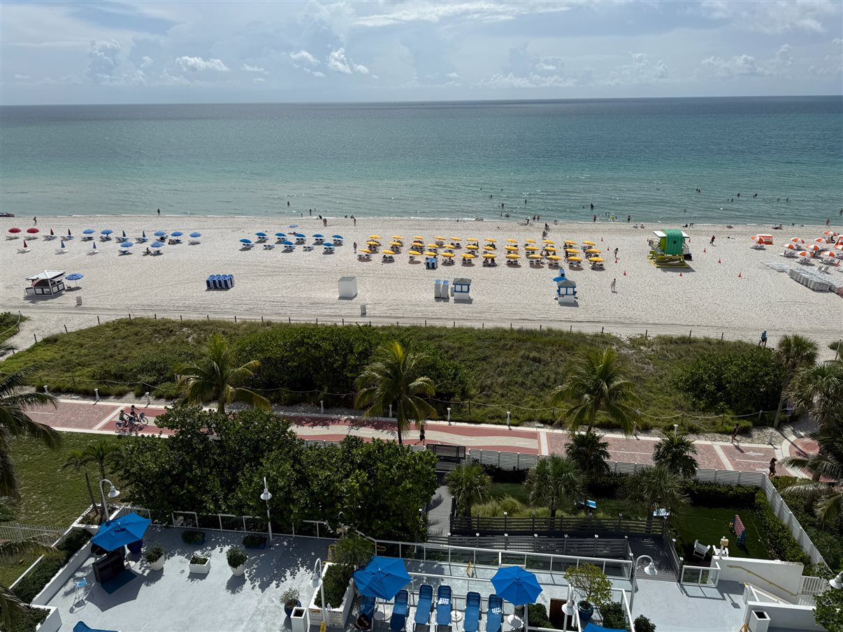 Piscina do Best Western Atlantic Beach Resort