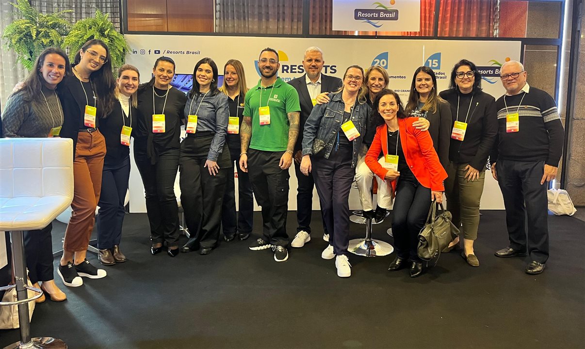 Profissionais presentes no estande da Resorts Brasil durante o Mice Meeting by Grupo R1