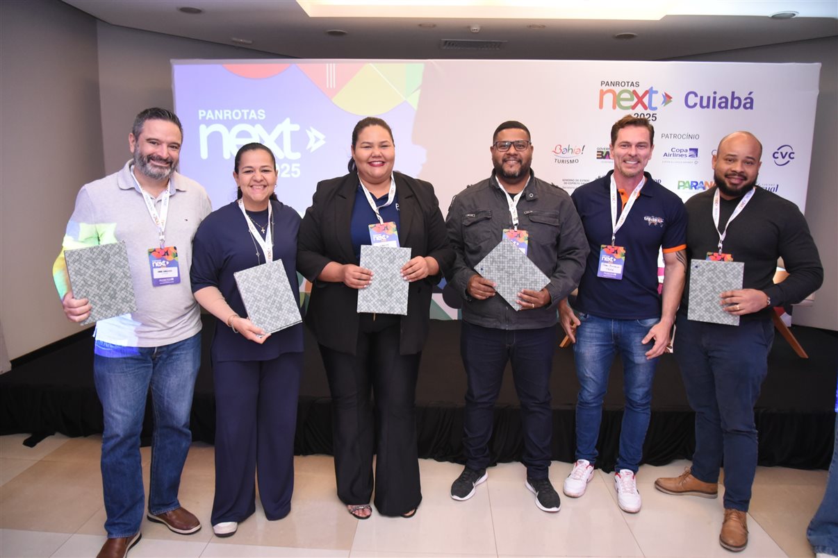Gabriel Rego, da Europ Assistance, prepara as malas que foram sorteadas pela empresa para agentes participantes do evento