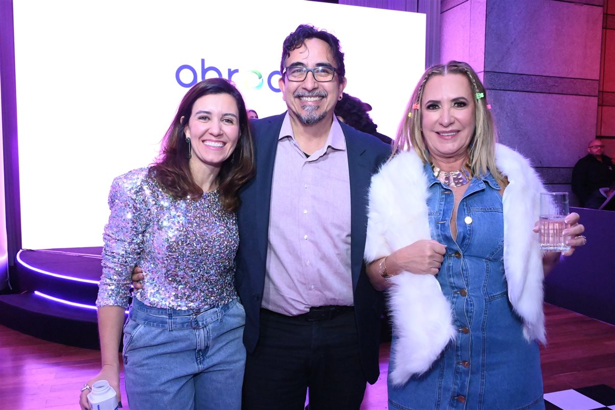 Renato Kiste, da Shift, Juliana Andrade, da Academia de Viagens Corporativas, e Simone Martins, da R1