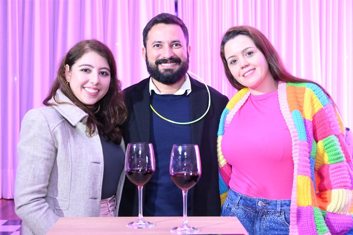 Renato Kiste, da Shift, Juliana Andrade, da Academia de Viagens Corporativas, e Simone Martins, da R1