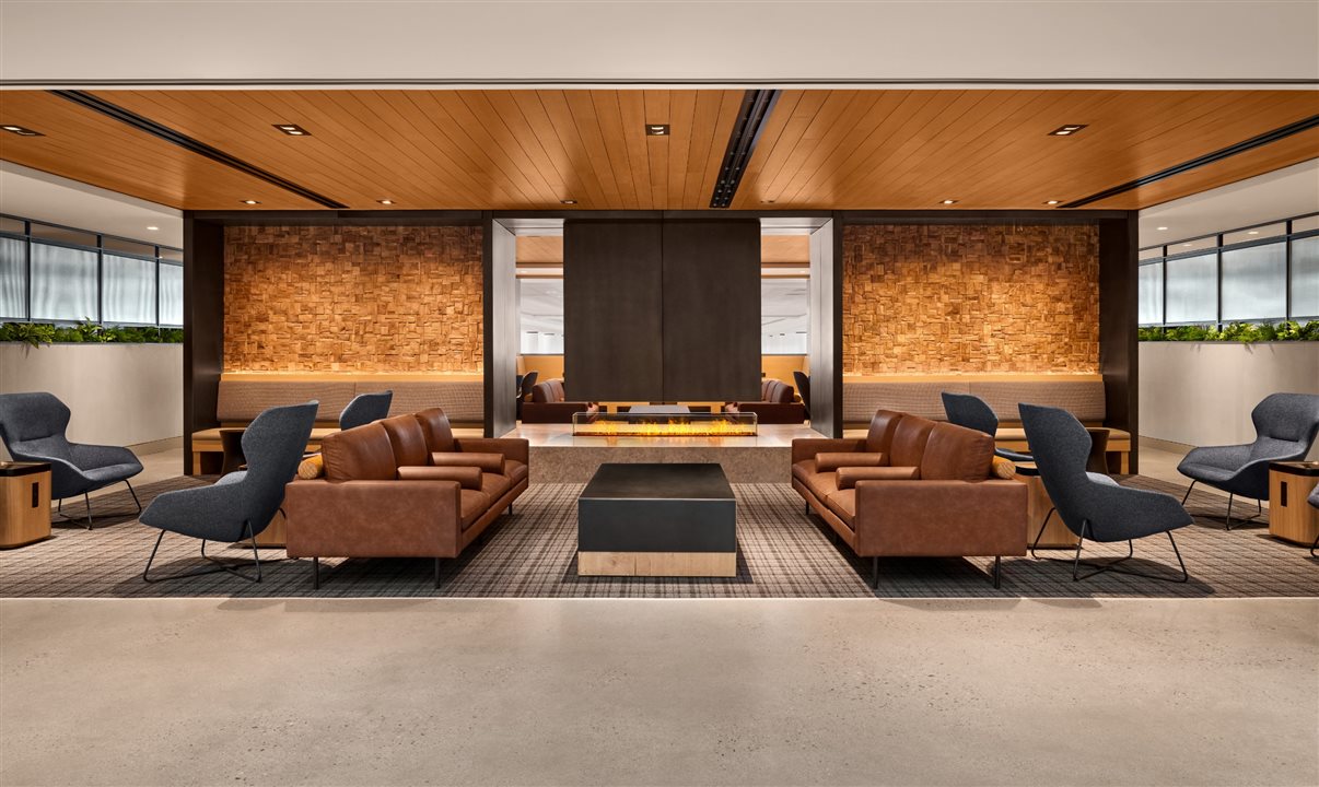 Inspirado no verão do Colorado, o design da nova United Club remete a uma cabana nas Montanhas Rochosas do Colorado