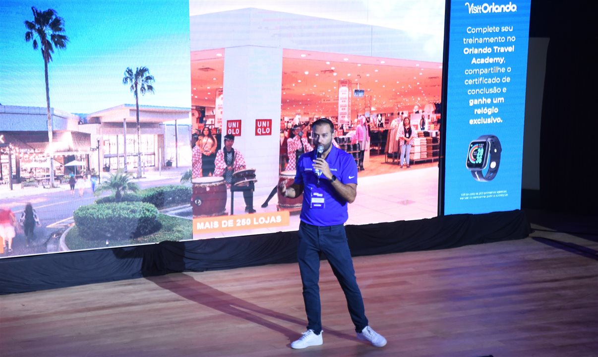 Neto Fernandes subiu ao palco da Arena Abreu para representar o Visit Orlando