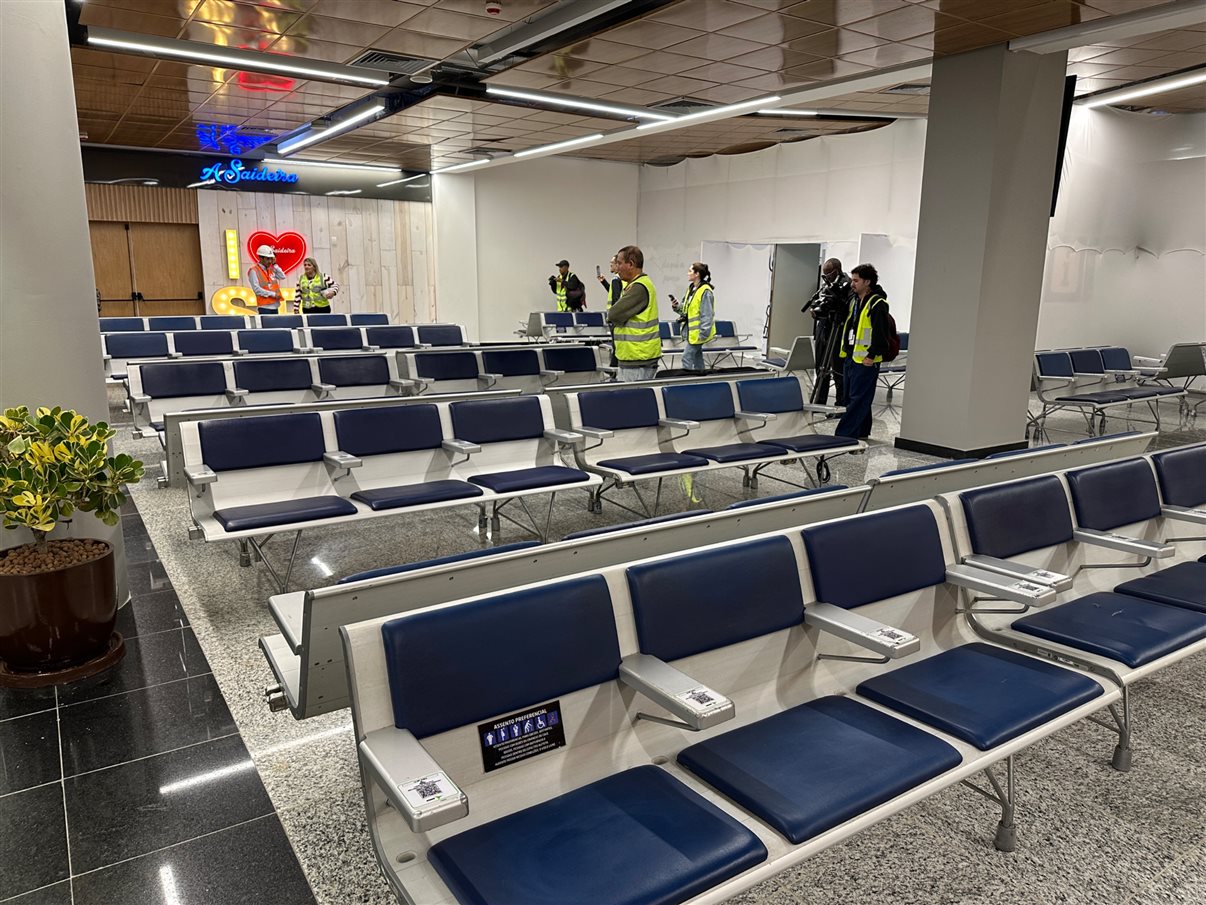 Localizada no piso inferior, área duplica de tamanho e manterá o número de passageiros: 15 mil por dia