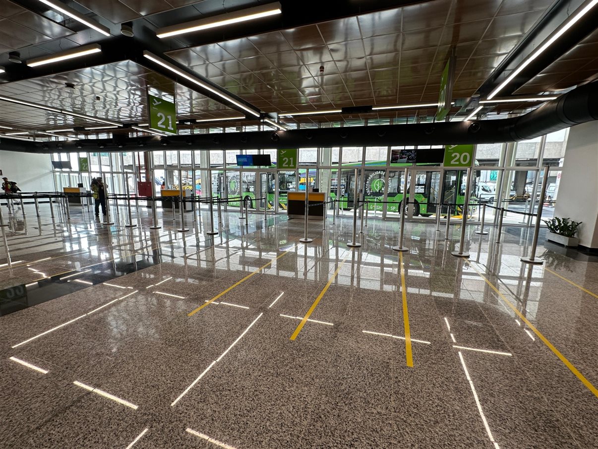 Localizada no piso inferior, área duplica de tamanho e manterá o número de passageiros: 15 mil por dia