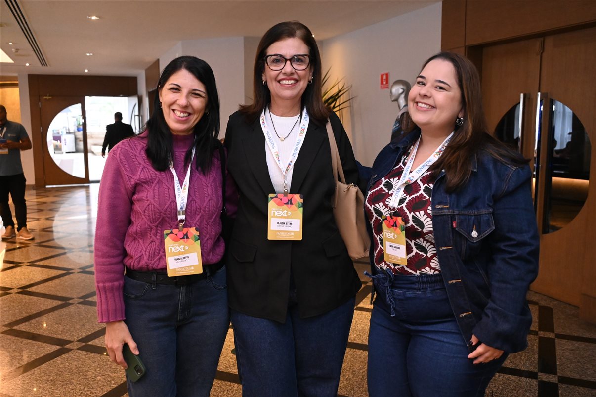 Silvia Teixeira, da Todos Em Orlando