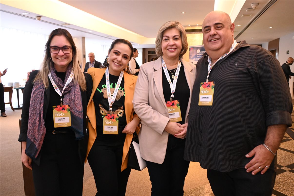 Silvia Teixeira, da Todos Em Orlando