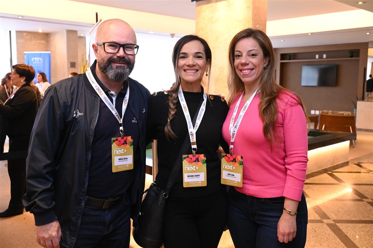Silvia Teixeira, da Todos Em Orlando