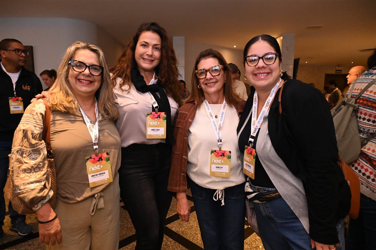 Silvia Teixeira, da Todos Em Orlando