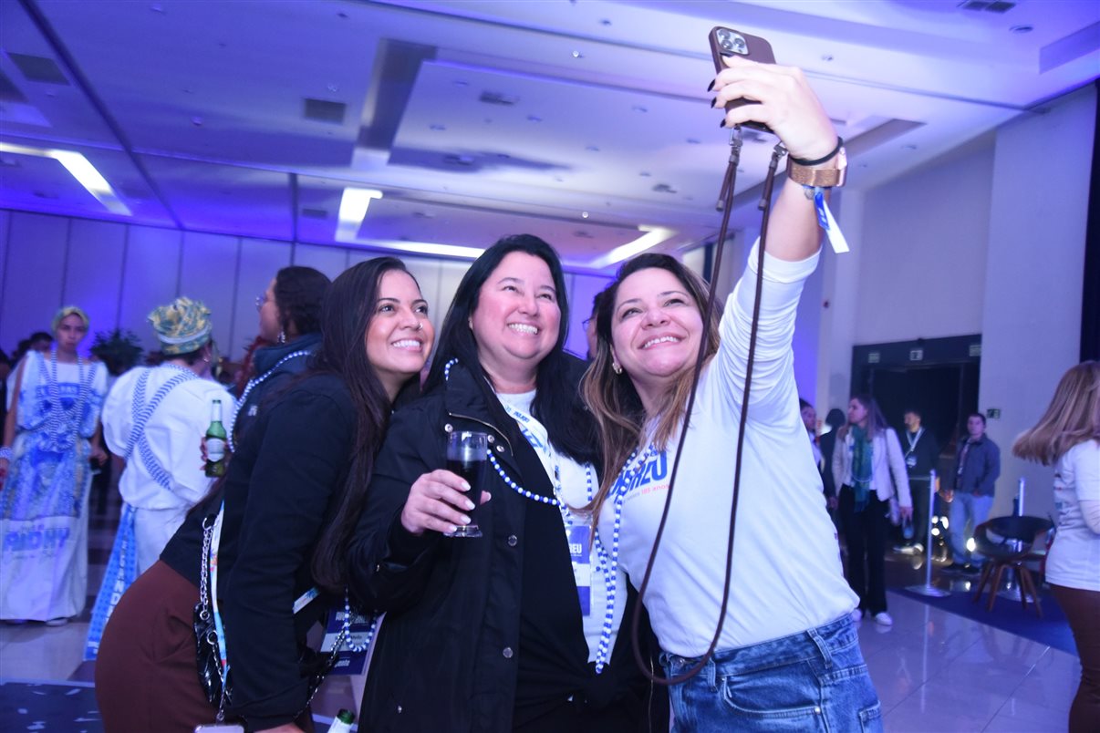 Luana Vianna, Juliana Loureiro e Patrícia Pacheco, da Abreu