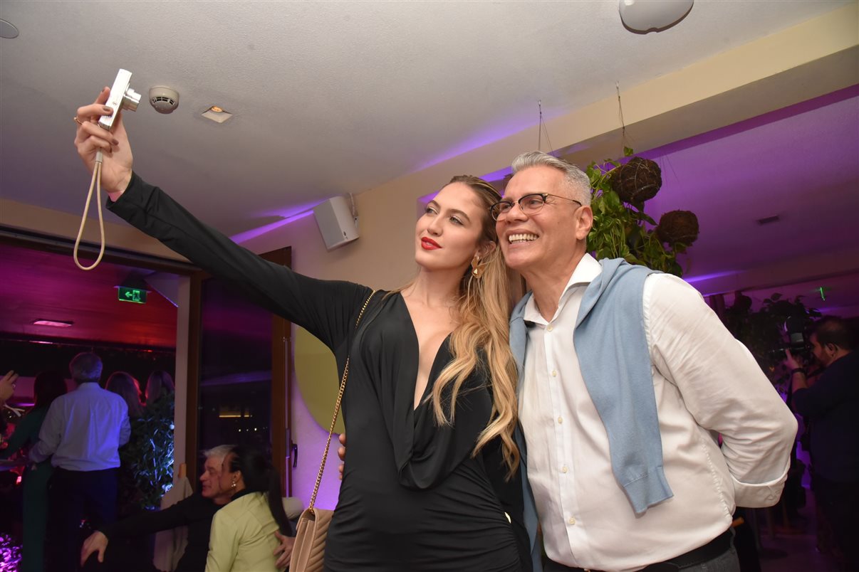 Netto Moreira, do Fairmont, entre Luiz Strauss e Tereza Romeiro, da Promotional Travel
