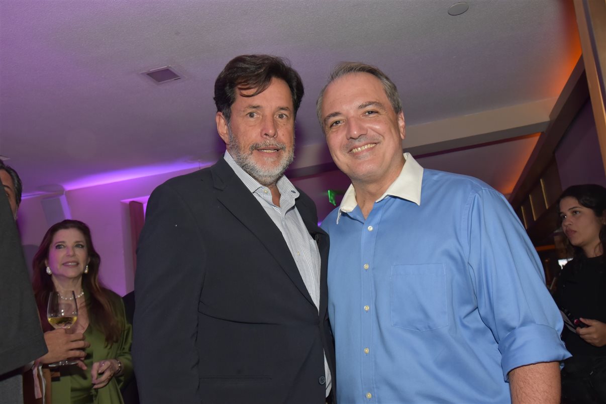Netto Moreira, do Fairmont, entre Luiz Strauss e Tereza Romeiro, da Promotional Travel
