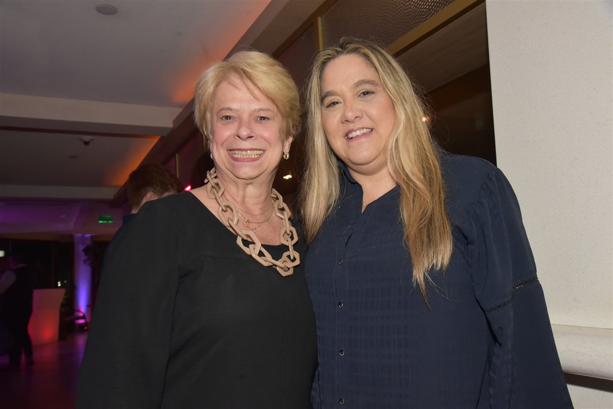 Netto Moreira, do Fairmont, entre Luiz Strauss e Tereza Romeiro, da Promotional Travel