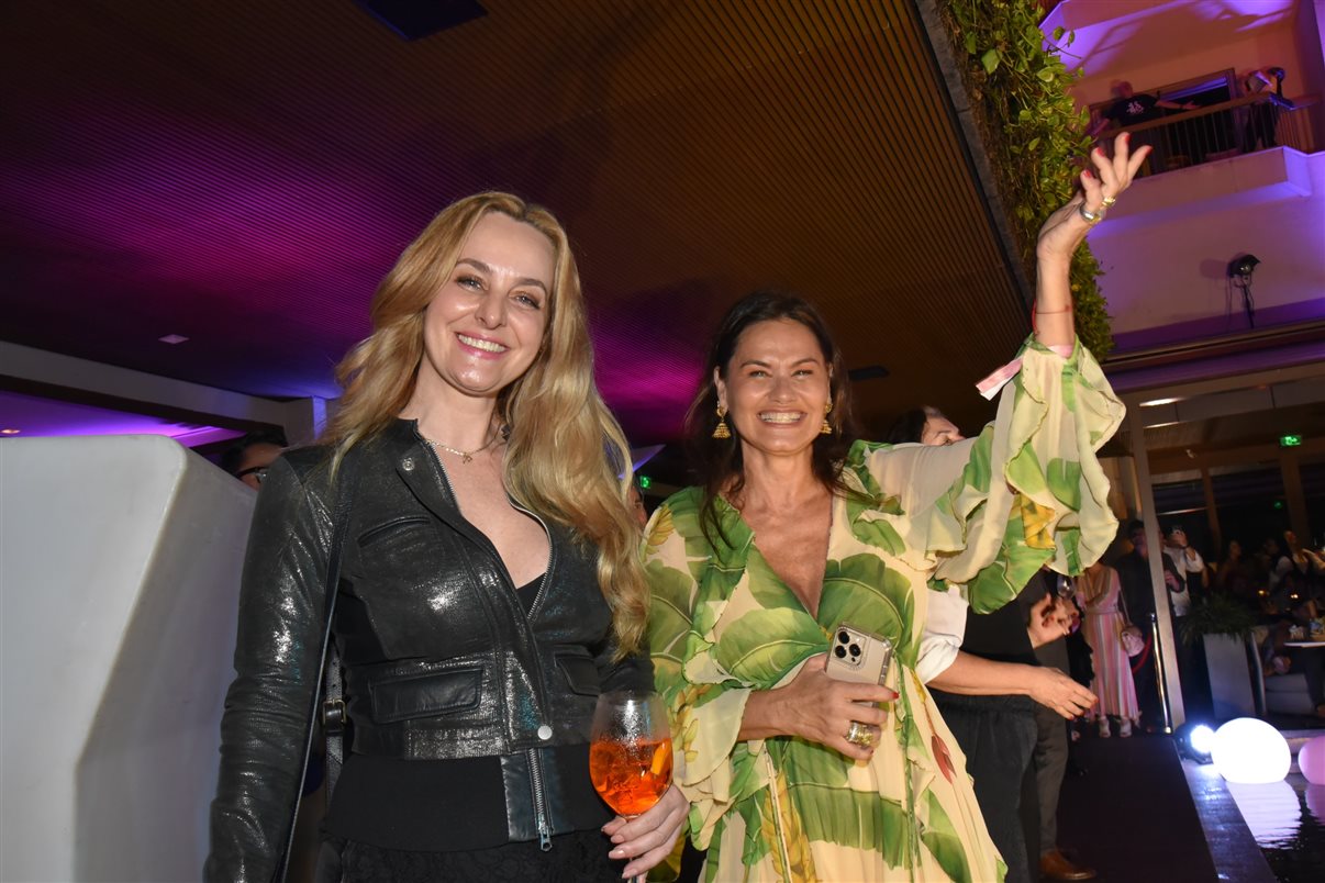 Netto Moreira, do Fairmont, entre Luiz Strauss e Tereza Romeiro, da Promotional Travel