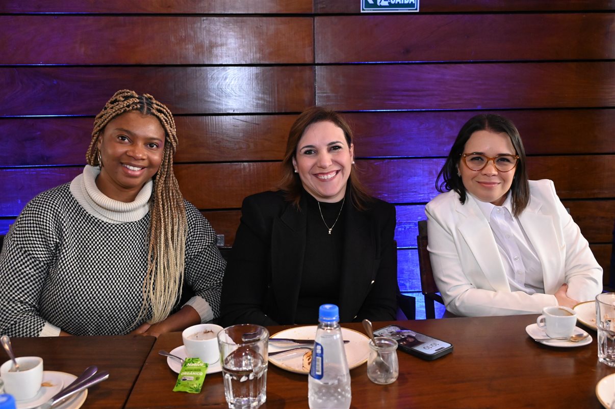Marina Cantera, da Câmara de Turismo, Mariella Volppe, do Turismo do Uruguai, e Marcelo Lopes, da Cativa