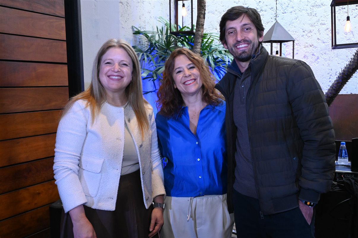Marina Cantera, da Câmara de Turismo, Mariella Volppe, do Turismo do Uruguai, e Marcelo Lopes, da Cativa
