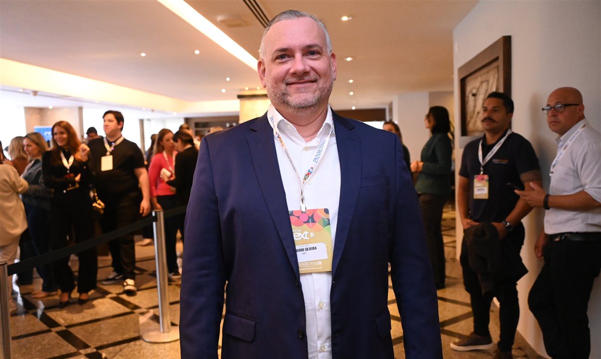 Eduardo Silveira, Associação dos Profissionais de Turismo da Baixada Santista (APT)