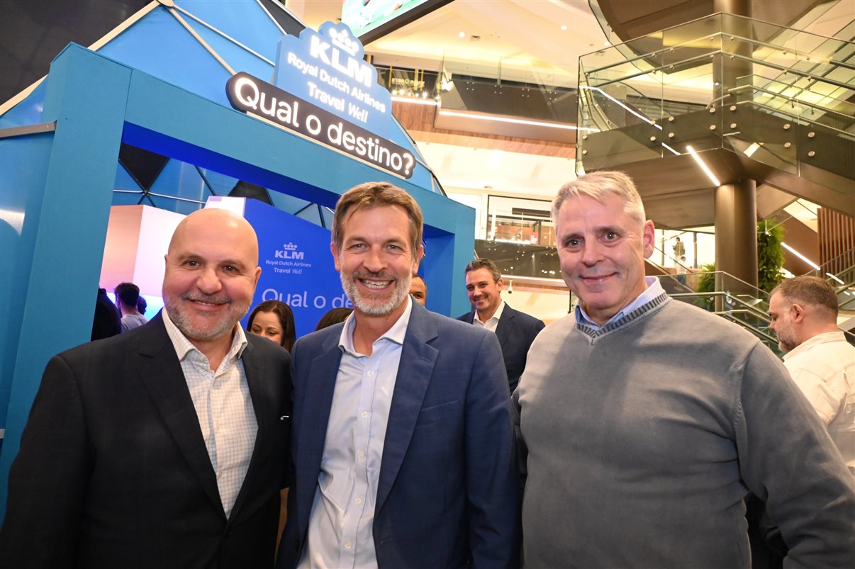Convidados chegam na ação imersiva da KLM no Shopping Villa Lobos