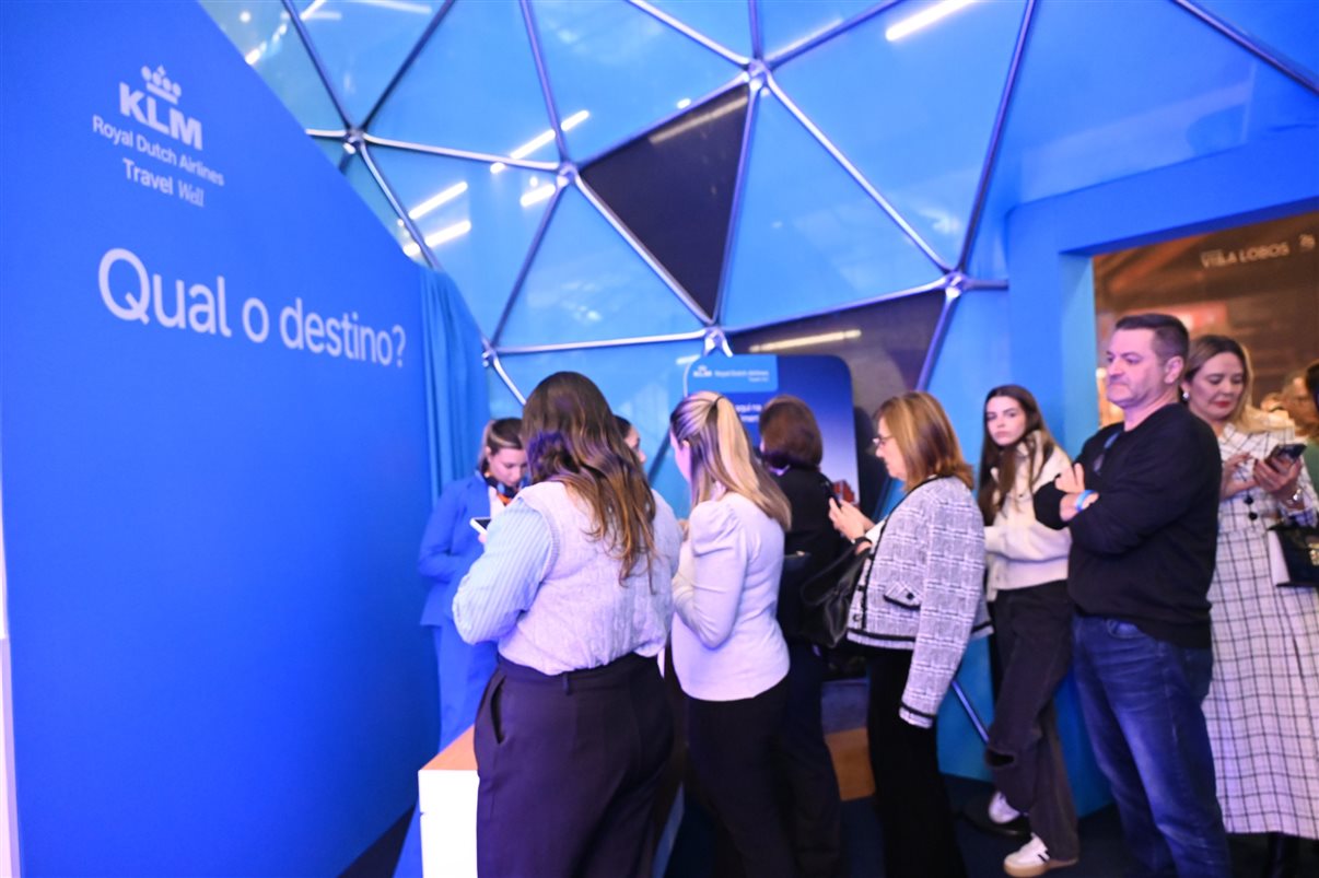 Convidados chegam na ação imersiva da KLM no Shopping Villa Lobos