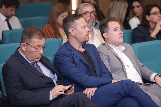 Alexandre Sampaio, da CNC e FBHA, Bruno Reis, da Embratur, e Giovanni Bagatini, da Fecomercio-PR