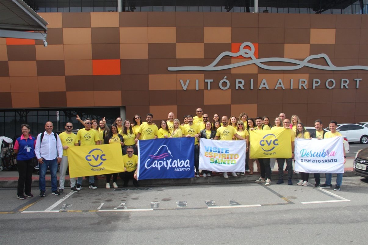 Participantes do evento em praia do Espírito Santo